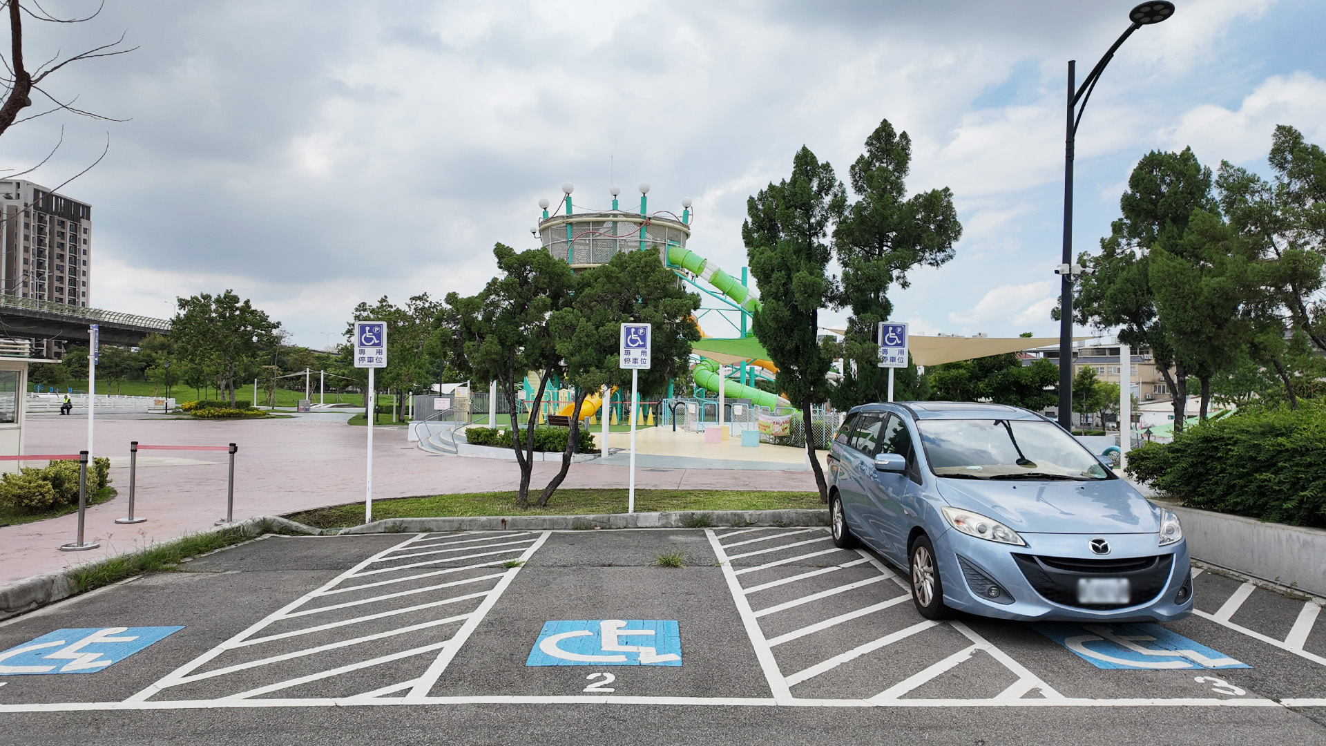 馬卡龍公園身障車位