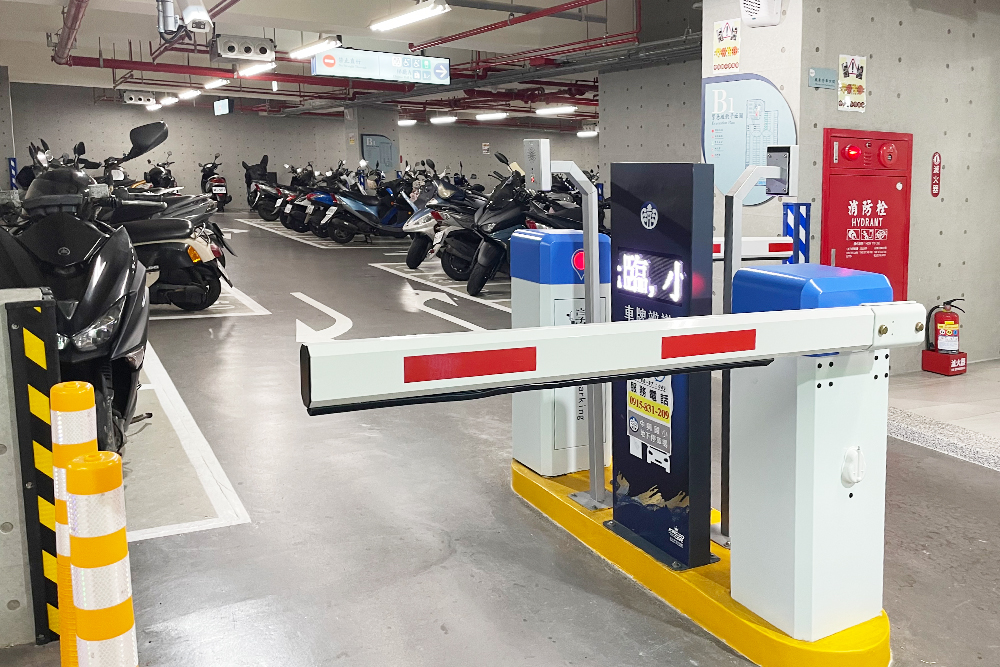  澎湖中興國小地下停車場