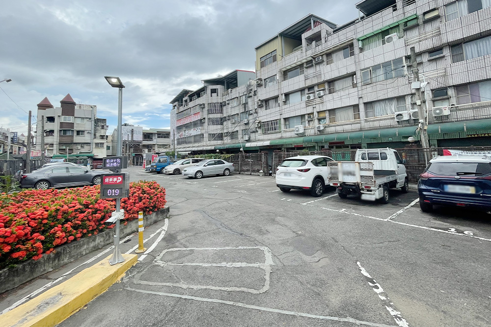  台中長億停車場
