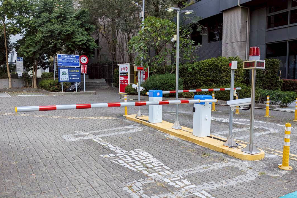  台中新光廣兼停八停車場