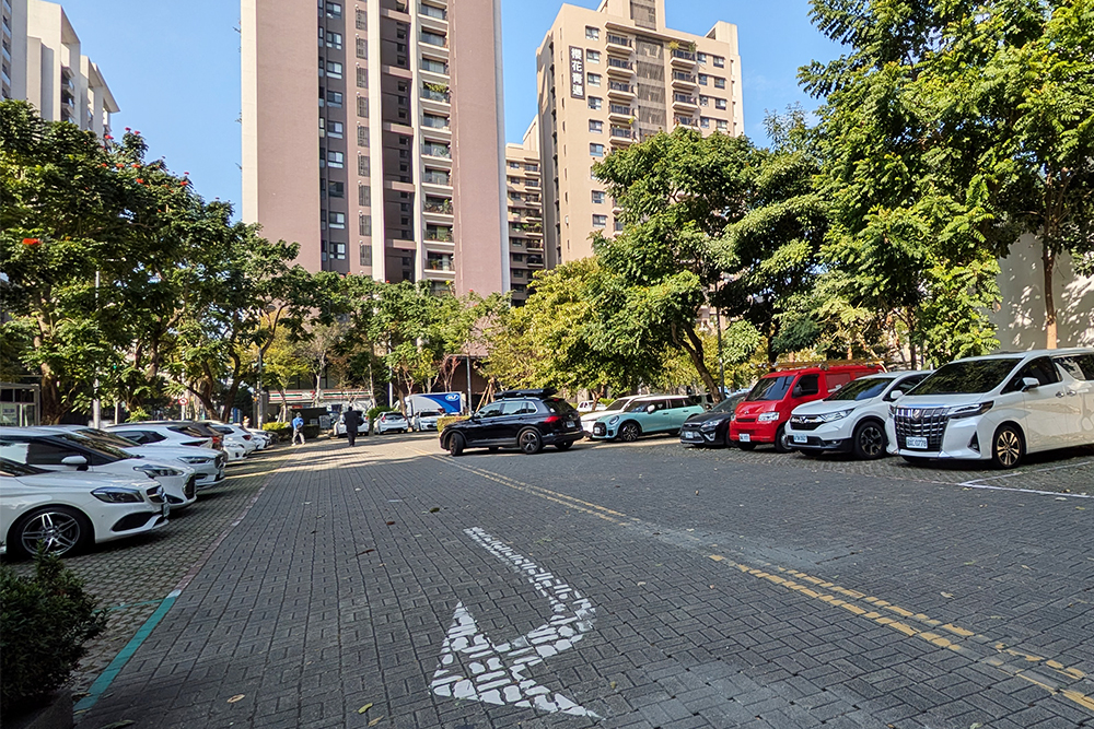  台中新光廣兼停八停車場