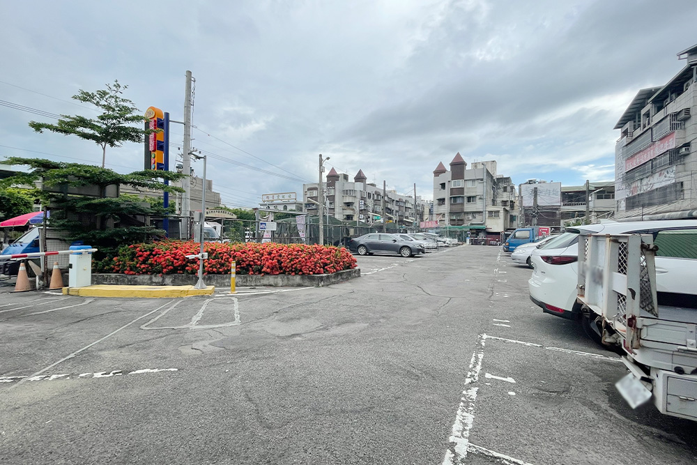  台中長億停車場