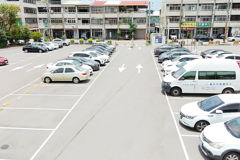  台中大雅區停六停車場