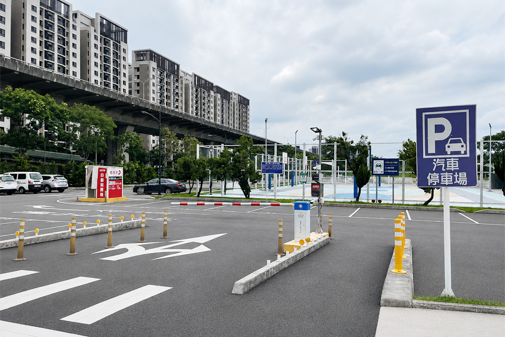 台中馬卡龍公園停車場