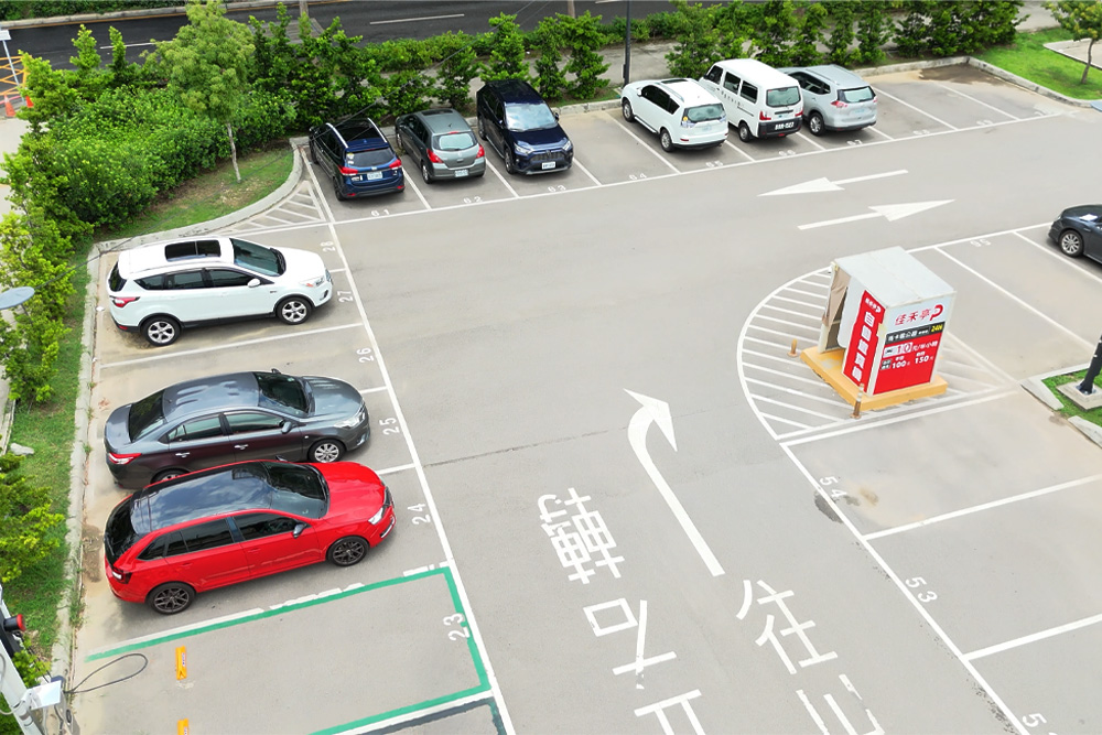 台中馬卡龍公園停車場